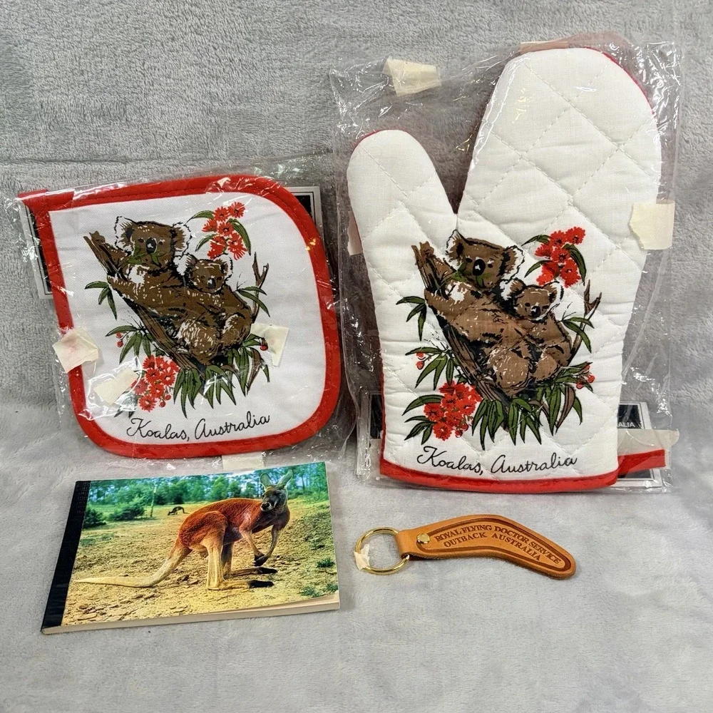Australia Souvenir Lot – Koala‎ Oven Mitt & Pot Holder Set + Kangaroo Notepad